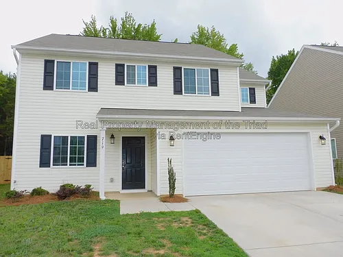 719 Torbay Dr Photo 1