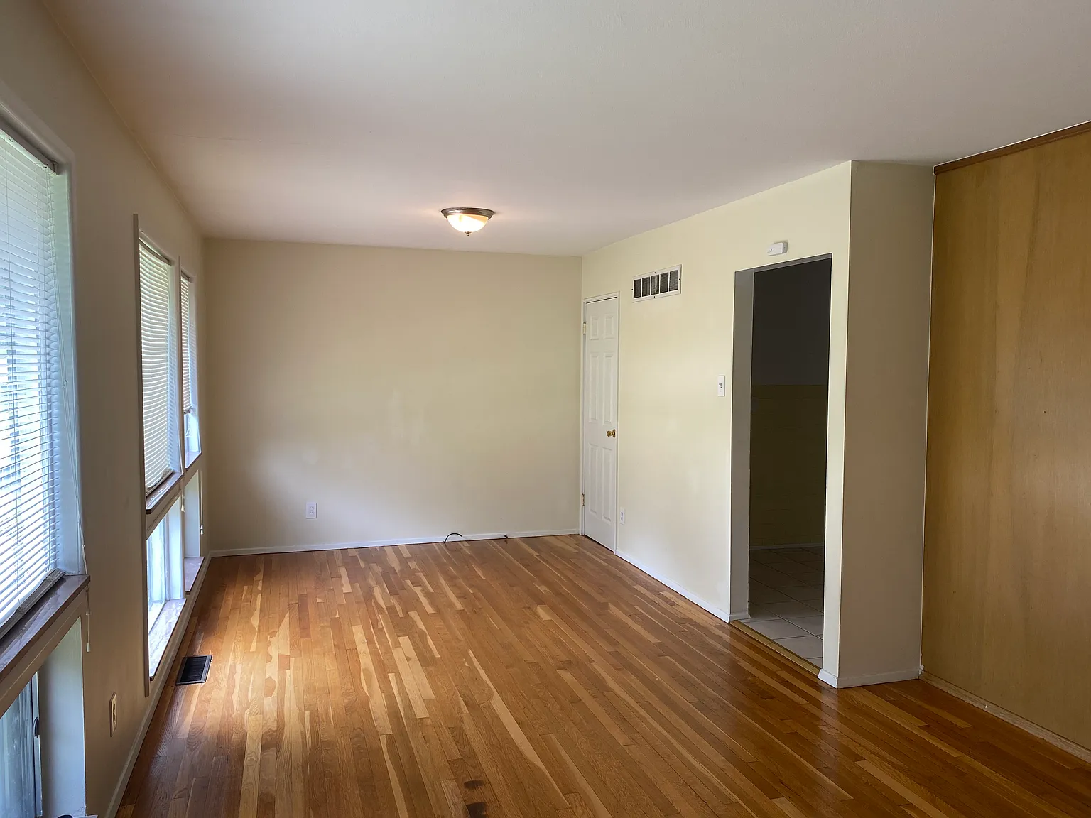 3 bed, 1458 sqft, $2,395 — Photo 4