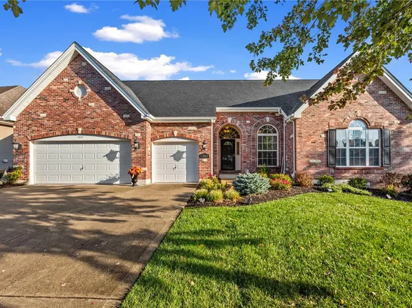 1017 Pleasant Meadow Dr, Lake Saint Louis, MO 63367