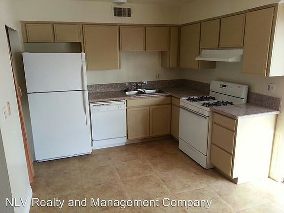 3rd image of 891 E Hacienda Ave