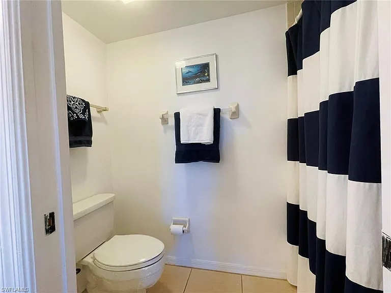 4410 Chantelle Dr #201H — Photo 12