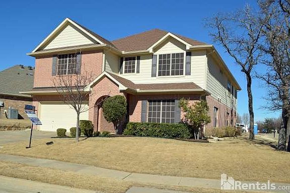 3rd image of 2800 Greenway Dr