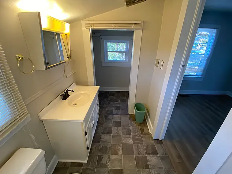 105 Lake Ave — Photo 6