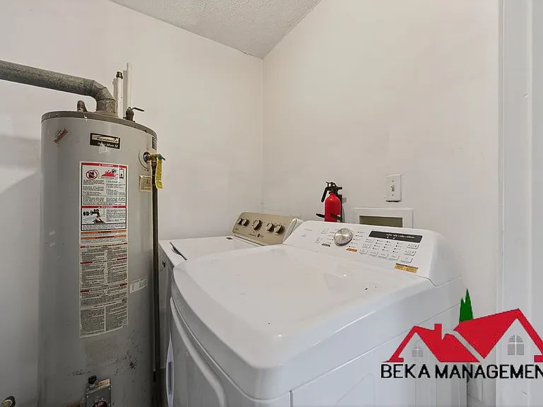 2264 Delton Ct — Photo 12