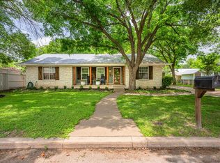 506 N Lincoln St, Fredericksburg, TX 78624