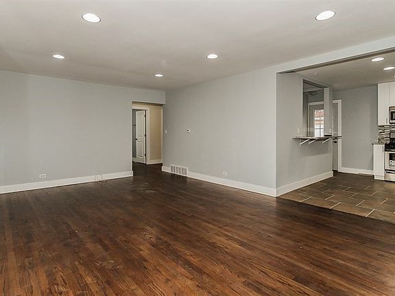 5th image of 151 Rosemont Ave