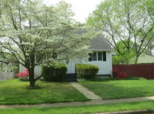 15 Nancy Dr, Hamilton, NJ 08619
