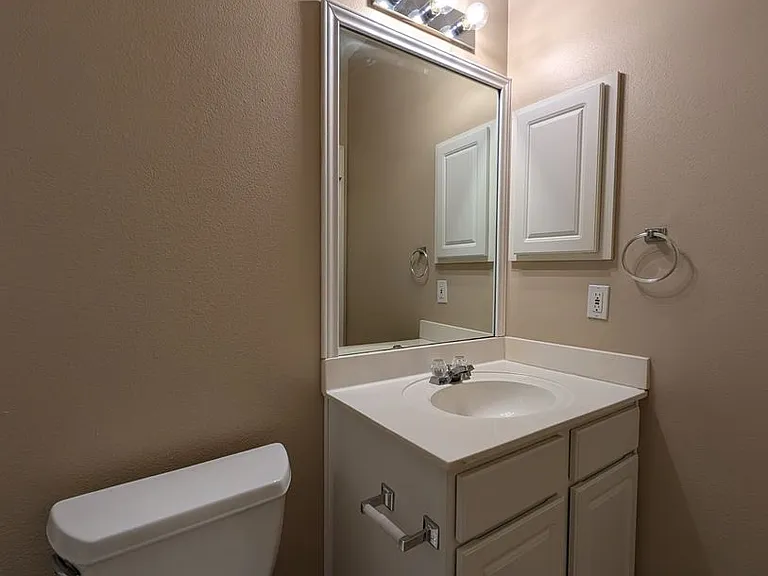 947 River Rock — Photo 32