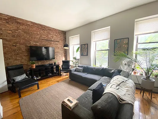 Rented by Corcoran | media 34