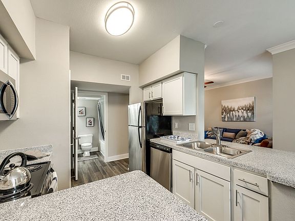 4th image of 13050 Champions Park Dr #510