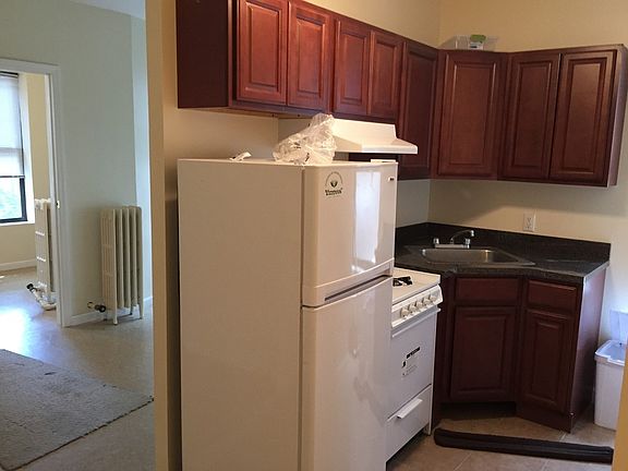 3rd image of 232 E 116th St APT 20