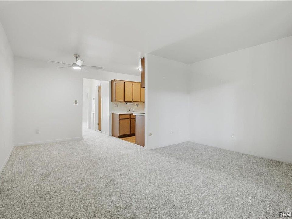 2915 W Thirteen Mile Rd Apt 308, photo 6