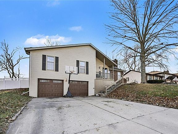 2nd image of 4410 Rainbow Ct