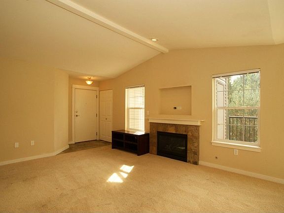 3rd image of 25025 SE Klahanie Blvd APT L301