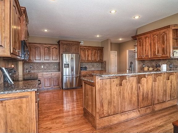 Large Kitchen w/ big pantry.