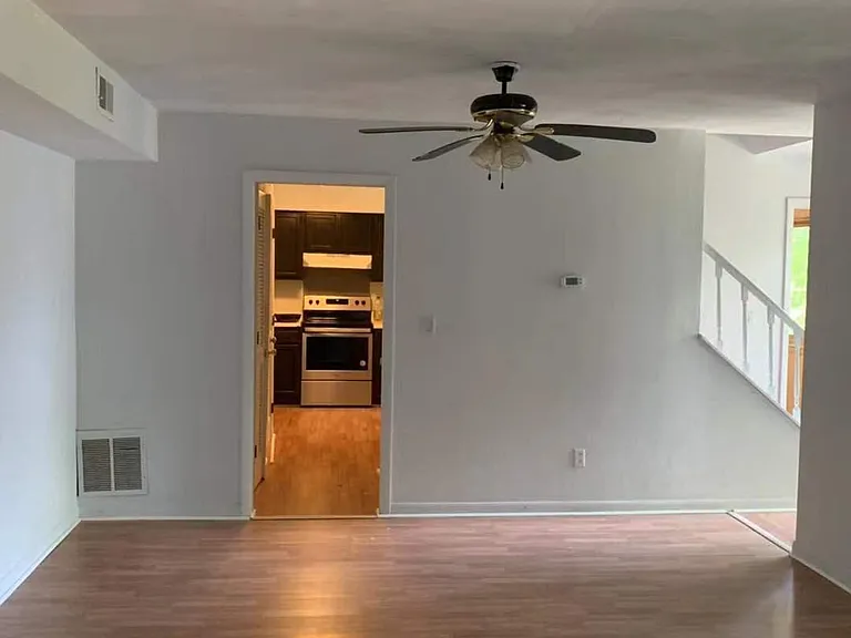 1724 Donlee Dr — Photo 9
