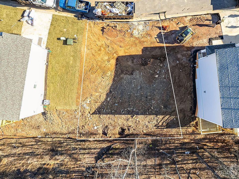 1st image of 914 Newport Ct #17