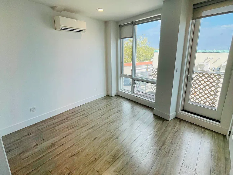 25-35 18th St #4C — Photo 5
