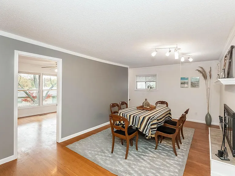 9230 Main St — Photo 18