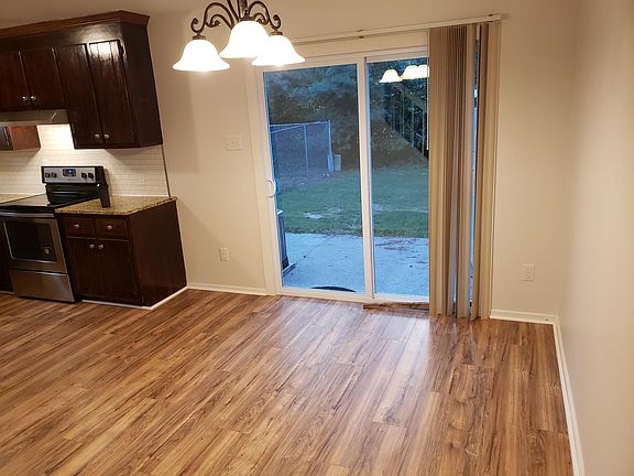 4th image of 219 Knightsmanor Ct