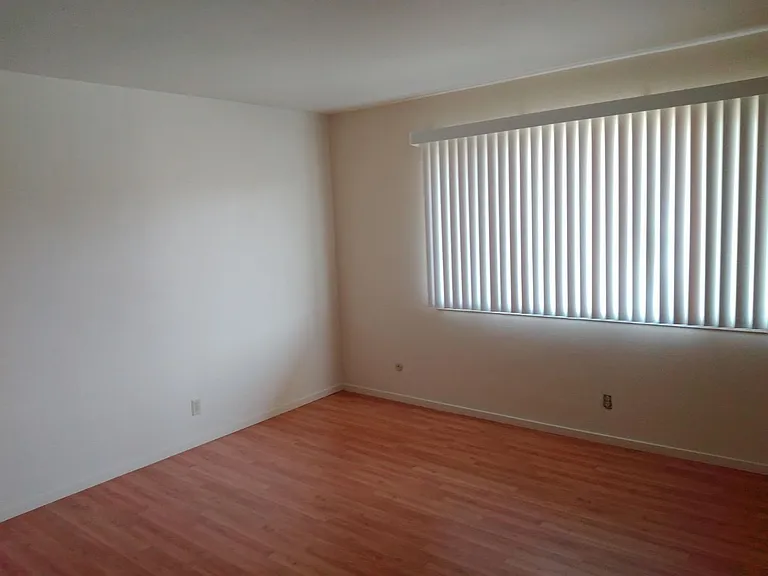 45 Wilson Ave — Photo 4