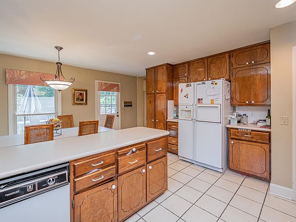 5th image of 3425 Stoneridge Dr