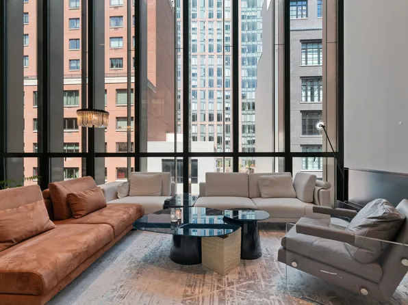 522 West 29th Street image 2 of 20