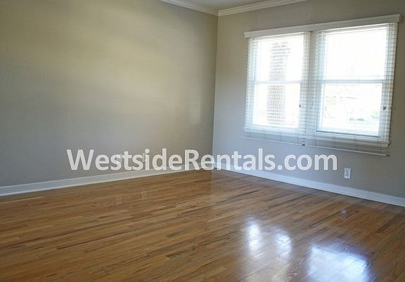 3rd image of 8748 Belford Ave