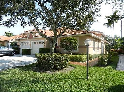 Home For Sale In Palm Isles