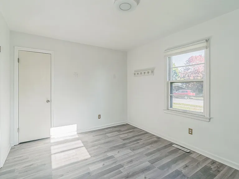 1676 Brittany Ln — Photo 11