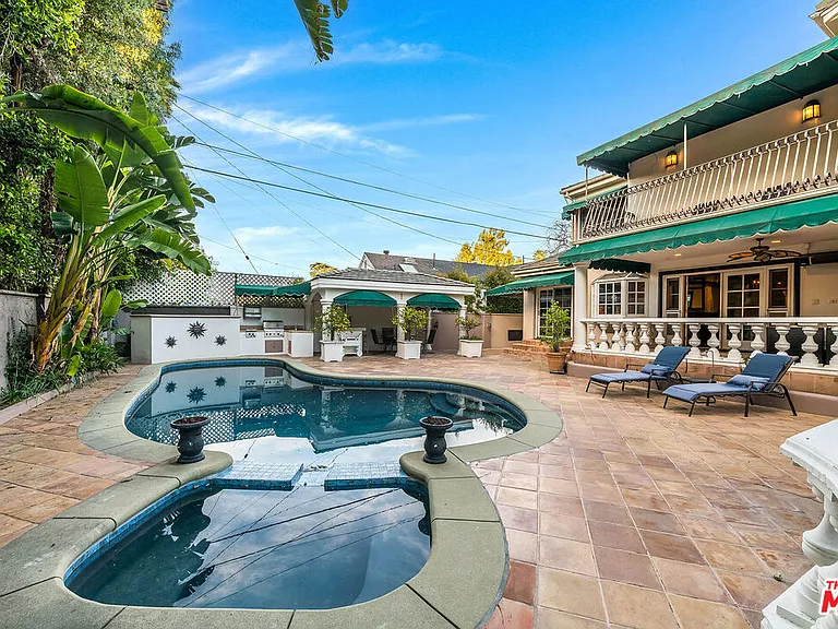 4063 Benedict Canyon Dr — Photo 32