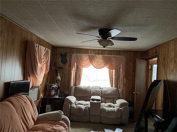 3rd image of 3607 Memorial Dr