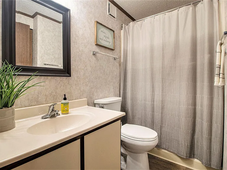 Arrowhead Apartments — Photo 8