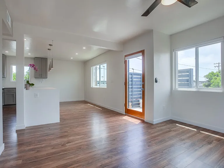 3977 Ingraham St #B — Photo 13
