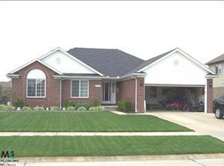 16069 Patriot Dr, Macomb, MI 48044
