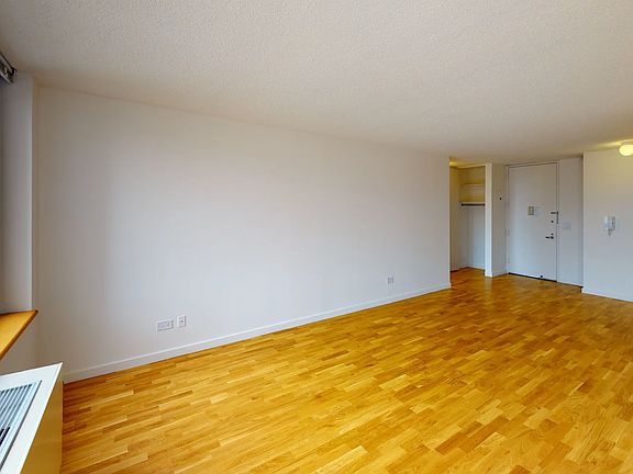 3rd image of 30 Park Ave APT 17O