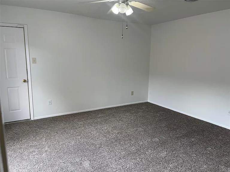 4135 Alief Village Dr — Photo 7