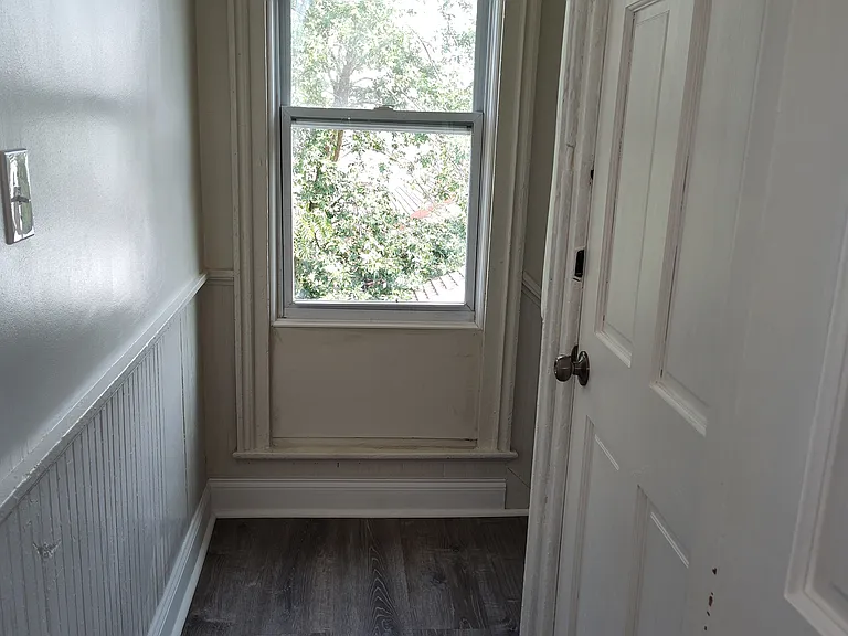 53 Duerstein St #UP — Photo 8