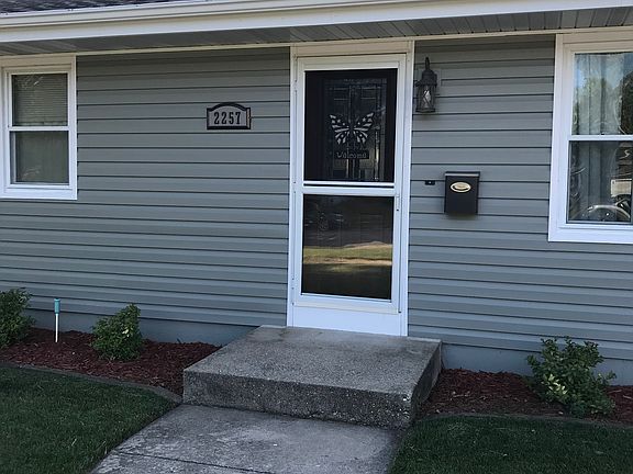 2nd image of 2257 S Hawthorne Park Dr