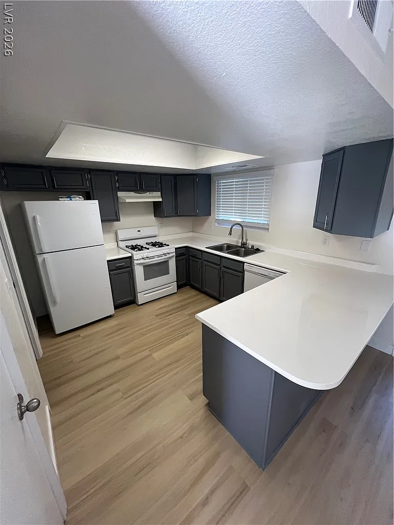 2 bed, 2.5 bath, 1160 sqft, $1,495 — Photo 2
