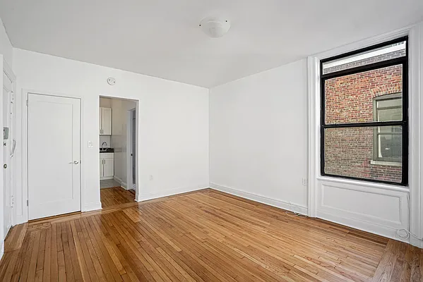 Rented by Cooper & Cooper Real Estate | media 10