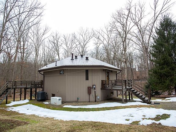 4th image of 242 Songbird Ln