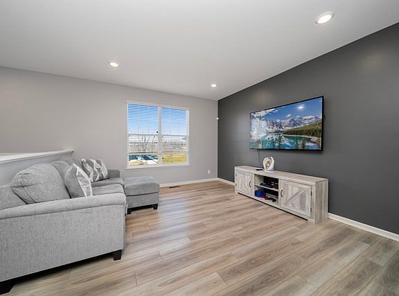 3rd image of 1004 Atterberg Rd