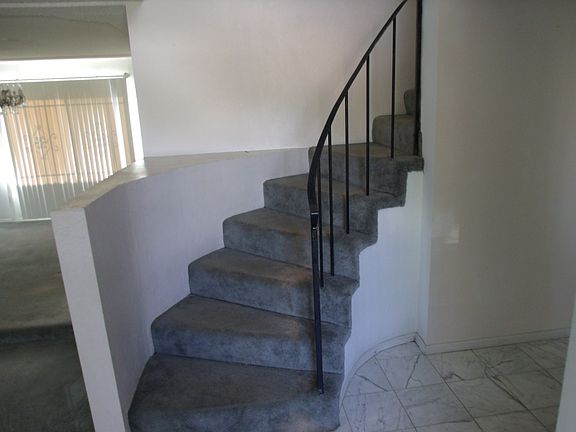 5th image of 7208 Vivian Dr NE