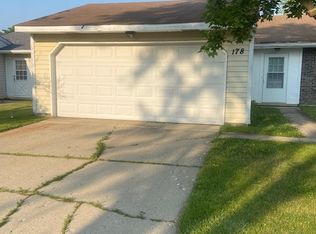 178 Highbury Dr, Elgin, IL 60120