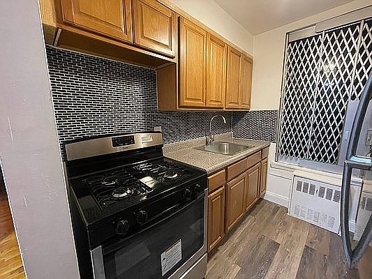 5th image of 950 Bronx Park S #4D