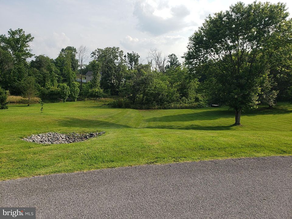 2nd image of 0 Oakcrest Dr
