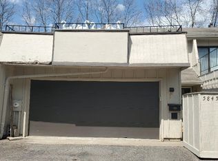 5845 Lake Curve Ln, Brooklyn Center, MN 55429