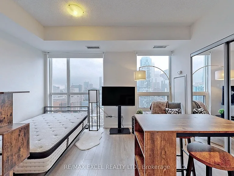 318 Richmond St W #2505 — Photo 2