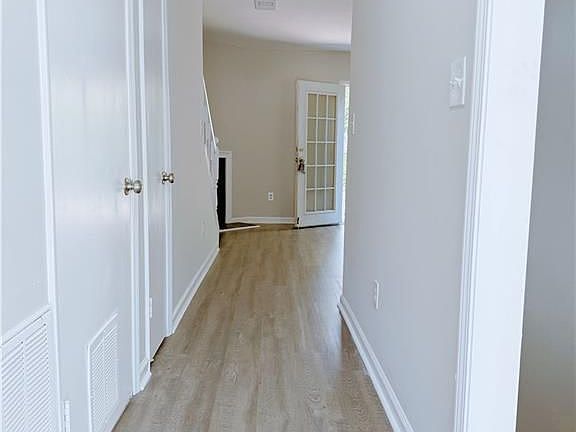 5th image of 1550 Oakpointe Dr SW APT A